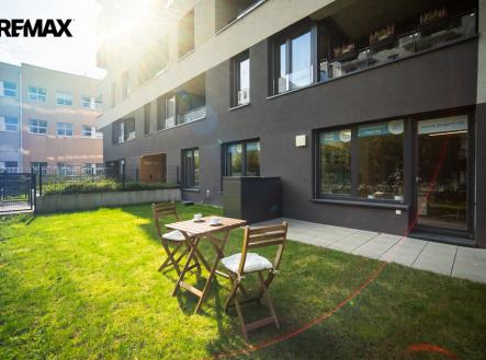 TERASA + PŘEDZAHRÁDKA 61 M2 | Pronájem - kanceláře, 91 m²