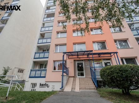 pohled dům | Pronájem bytu, 2+kk, 43 m²