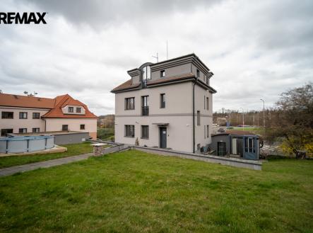 Pohled ze zahrady | Prodej - dům/vila, 188 m²