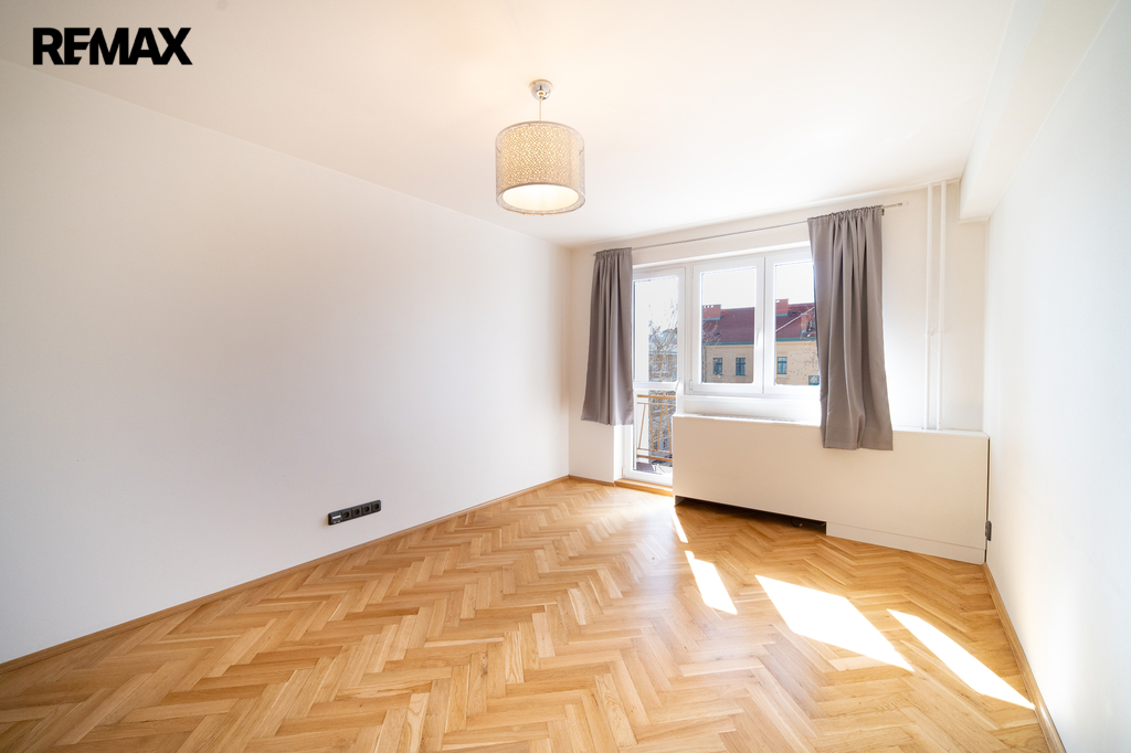 Obývací pokoj s lodžií