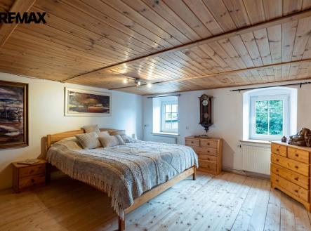 Pokoj 2.NP | Prodej - dům/vila, 180 m²