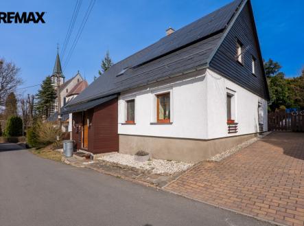 Pohled z ulice | Prodej - dům/vila, 180 m²