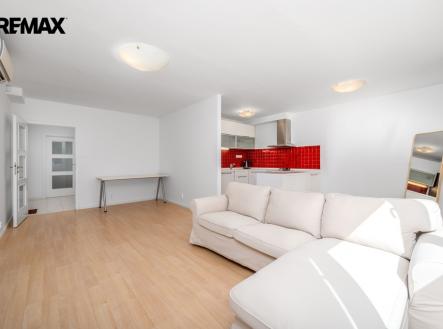 obývací pokoj, kuchyňský kout | Prodej bytu, 4+kk, 83 m²