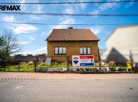 DŮM LIBIŠ - POHLED Z ULICE ZA KRALUPKOU | Prodej - dům/vila, 168 m²