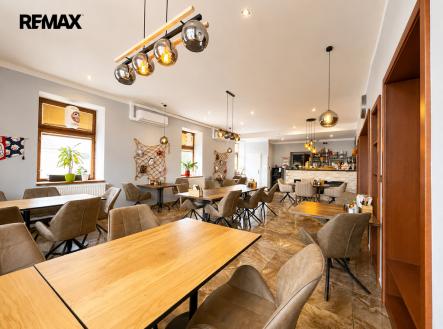 038b2252-d5d2-4fa2-b6b2-8bb95d8cb038.png | Pronájem - restaurace, 200 m²