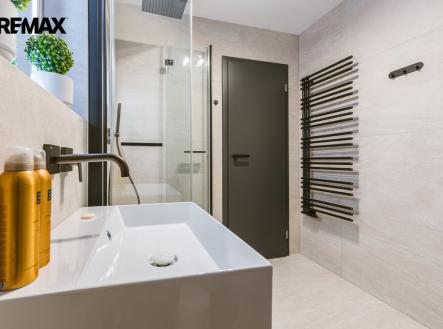 KOUPELNA | Pronájem bytu, 1+kk, 55 m²