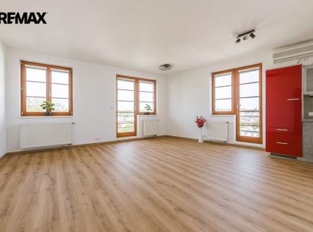 BYT | Pronájem bytu, 1+kk, 55 m²