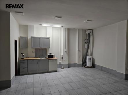 whatsapp-image-2025-12-27-at-19.56.29-3.jpeg | Pronájem - obchodní prostor, 50 m²