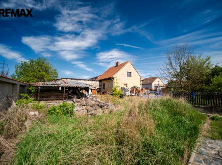 POZEMEK LIBIŠ - POHLED ZE ZAHRAY | Prodej - pozemek pro bydlení, 1 012 m²