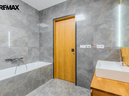 Koupelna | Prodej bytu, 2+kk, 92 m²
