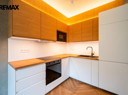 Kuchyňská linka | Pronájem bytu, 2+kk, 39 m²