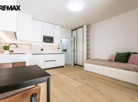 OBÝVACÍ POKOJ + KK | Pronájem bytu, 1+kk, 28 m²