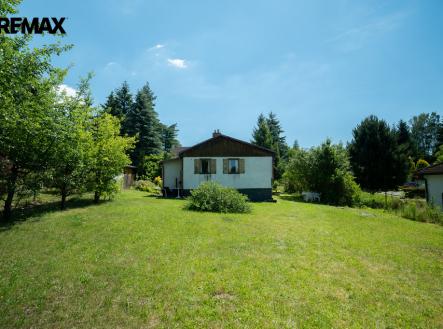 pohled z pozemku na chatu | Prodej - pozemek pro bydlení, 924 m²