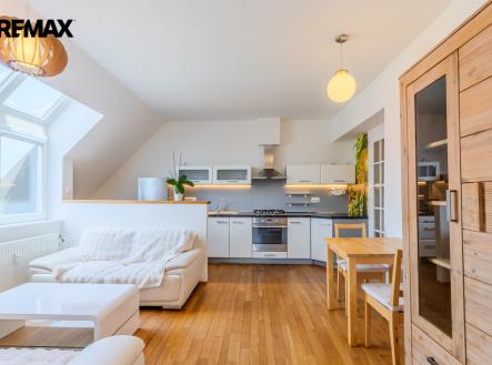 zelena-5.jpg | Pronájem bytu, 2+kk, 52 m²