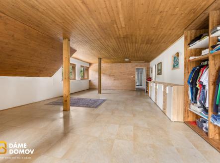 Int (11) | Prodej - dům/vila, 324 m²