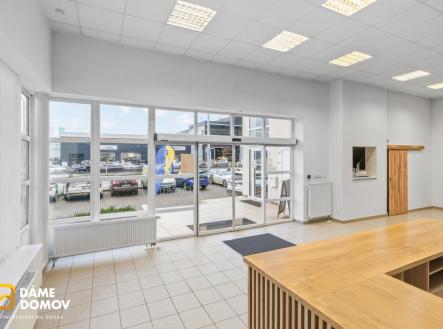 003a | Pronájem - obchodní prostor, 142 m²