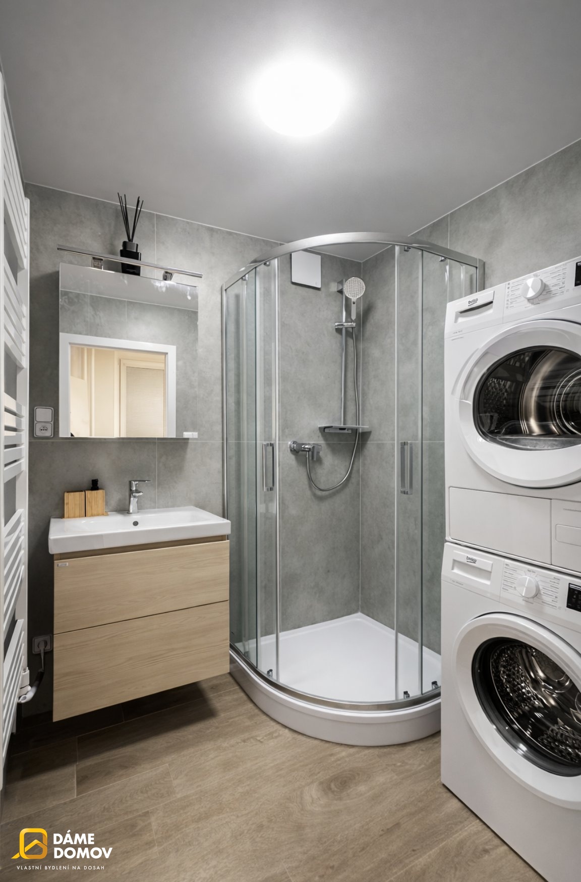 Pronájem 3+1 L.Váchy - koupelna