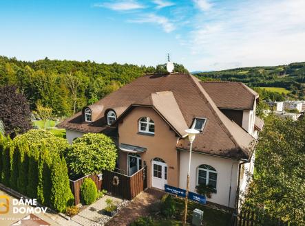 Přední část domu | Prodej bytu, 4+1, 146 m²