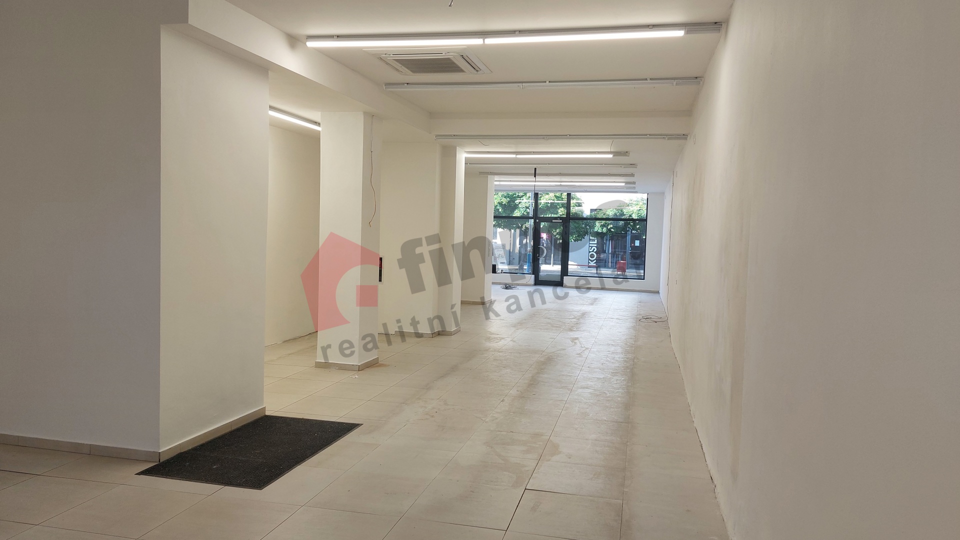 Pronájem komerčního prostoru 116 m2, Břeclav