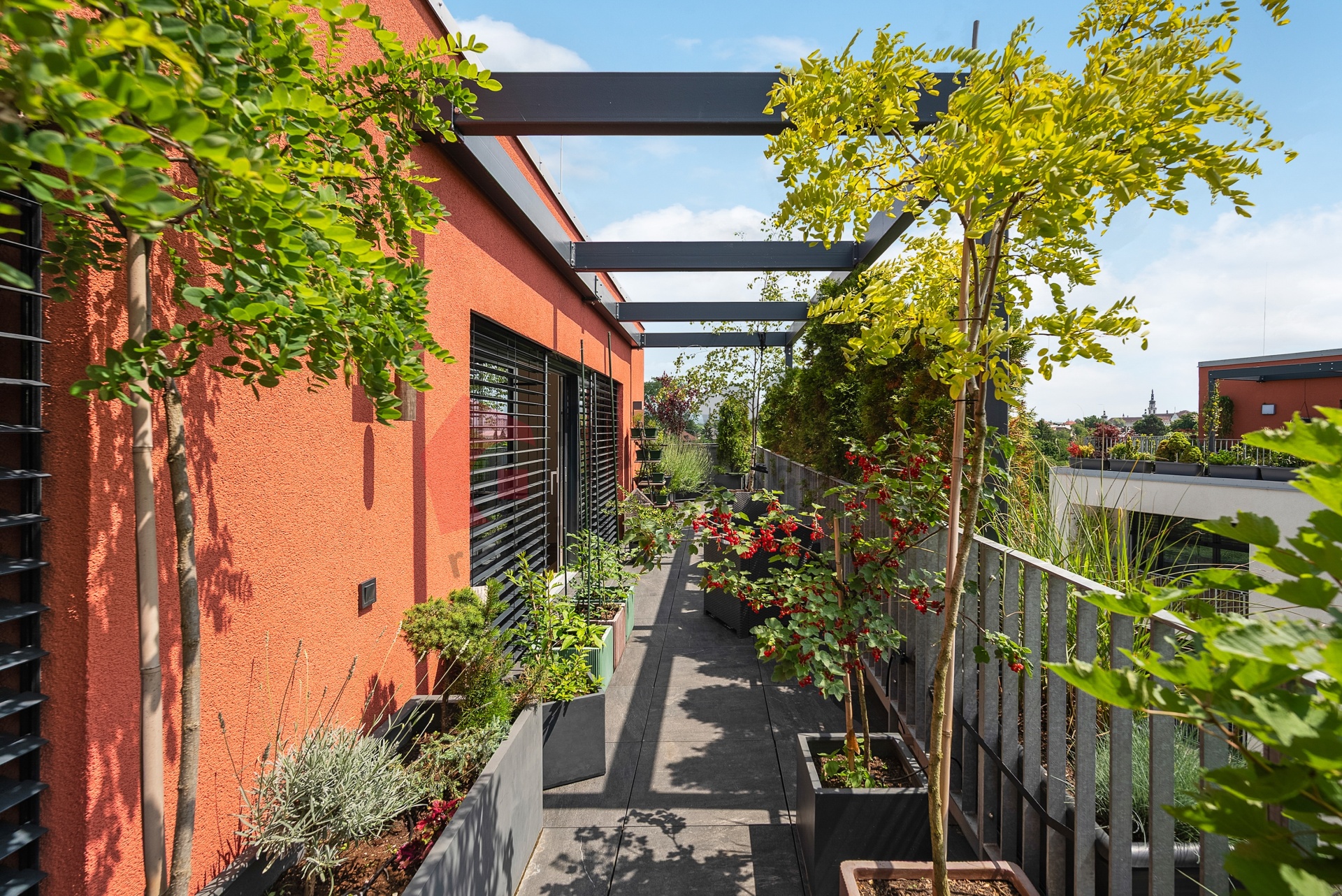 Prodej bytu 3+kk 73 m2 s terasou 71 m2 a dvě garážová parkovací stání v Olomouci