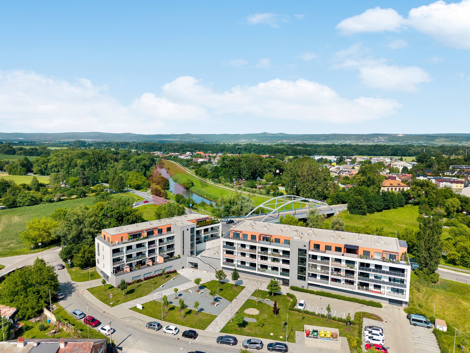 Prodej bytu 3+kk 73 m2 s terasou 71 m2 a dvě garážová parkovací stání v Olomouci