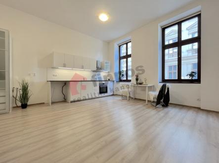 Pronájem bytu, 1+kk, 38 m²