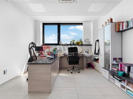 Pronájem - komerční objekt, výroba, 378 m²