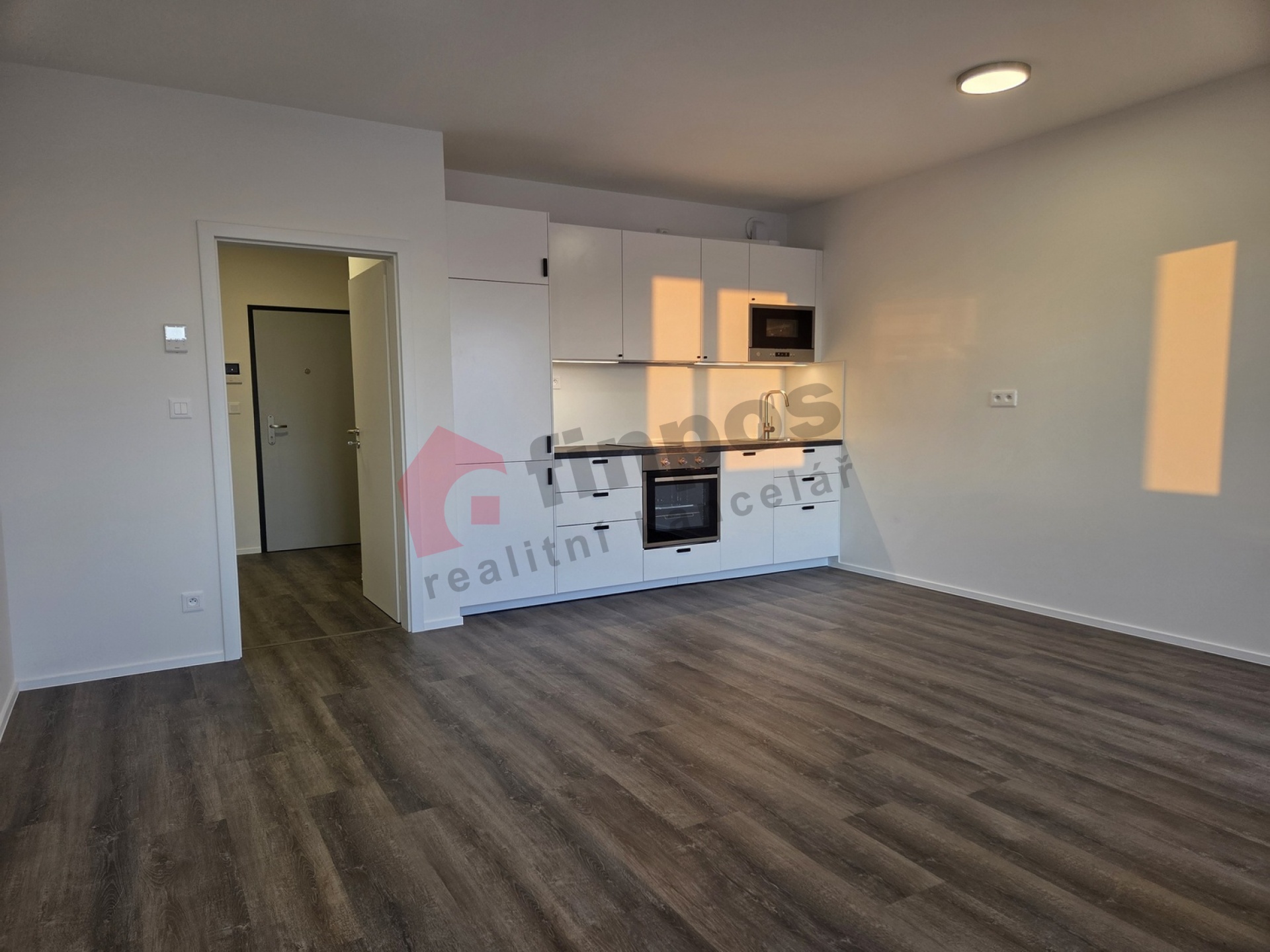 Pronájem byt 1kk 36m² + 4m² lodžie v novostavbě - Slavonínské Zahrady