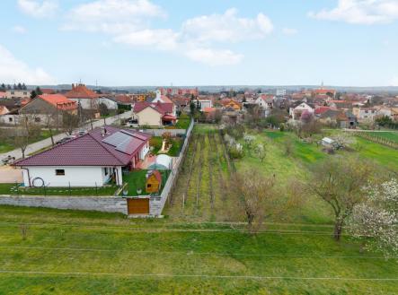 Prodej - pozemek, zahrada, 932 m²