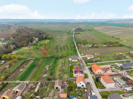 Prodej - pozemek, zahrada, 932 m²