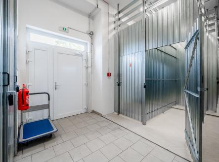 7IV05528 | Pronájem - komerční objekt, sklad, 1 m²