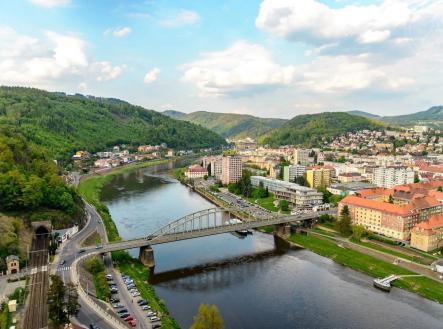 výhled na hory s výhled na město, pohled na lesy, pohled na most, a výhled na vodu | Prodej - pozemek pro bydlení, 890 m²