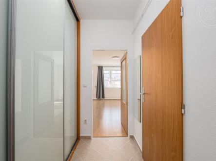 . | Pronájem bytu, 1+kk, 32 m²