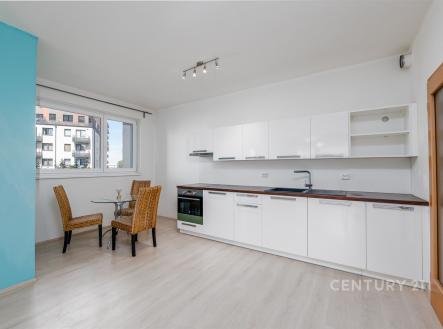 . | Pronájem bytu, 2+kk, 77 m²