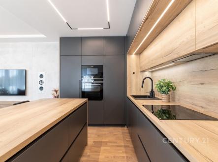 . | Prodej bytu, 5+kk, 140 m²