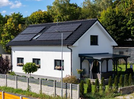 . | Prodej - dům/vila, 157 m²