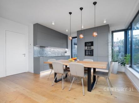 Kuchyňský kout na míru | Pronájem bytu, 3+kk, 92 m²