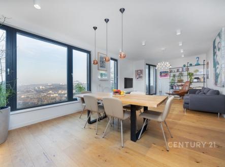 Z okna máte výhled na Vltavu | Pronájem bytu, 3+kk, 92 m²