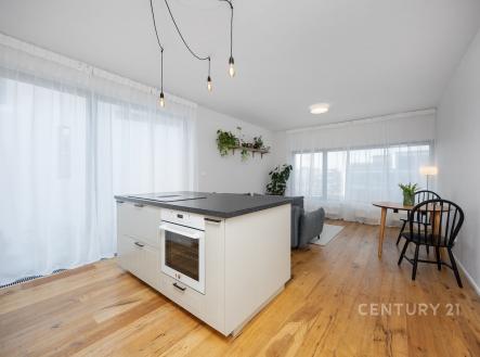 Obývací pokoj, podlahy z kvalitního dřeva | Prodej bytu, 3+kk, 70 m²