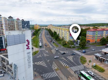 . | Pronájem - obchodní prostor, 90 m²