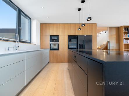 Kuchyňská linka na zakázku, žulový ostrůvek | Prodej - dům/vila, 321 m²