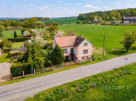 . | Prodej - dům/vila, 210 m²