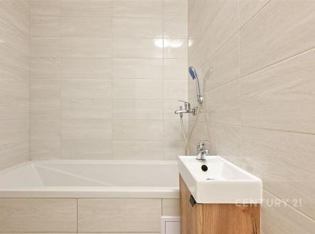 . | Pronájem bytu, 2+kk, 49 m²