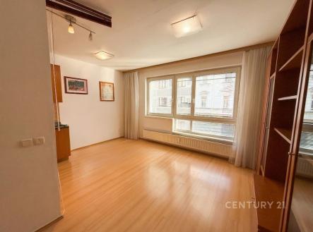 . | Pronájem bytu, garsoniéra, 29 m²