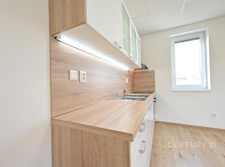 . | Pronájem bytu, 2+kk, 70 m²