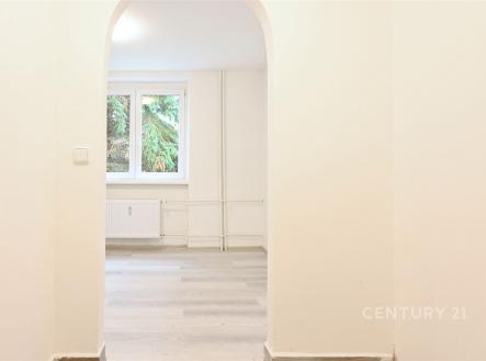 . | Pronájem bytu, 2+kk, 42 m²