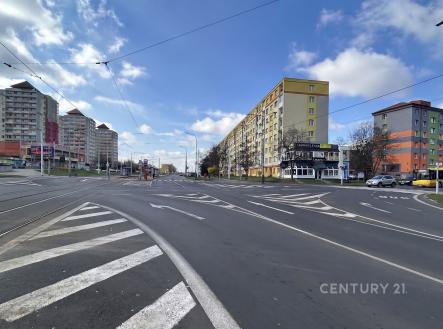 "" | Pronájem - obchodní prostor, 90 m²