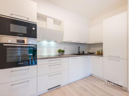 . | Pronájem bytu, 2+kk, 62 m²
