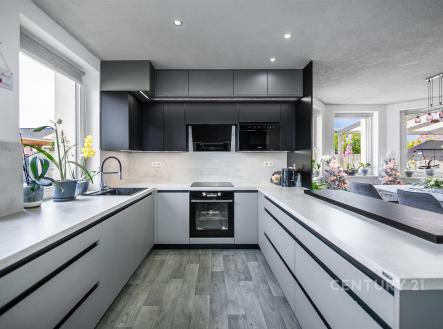 . | Prodej - dům/vila, 188 m²