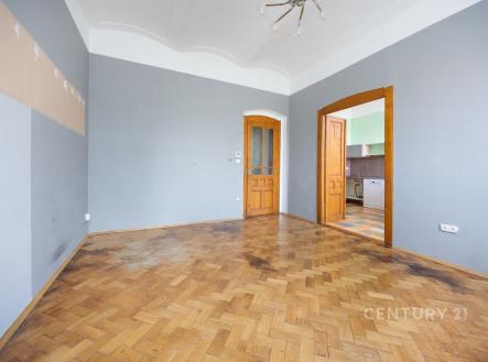 Obývací prostor s výhledem do kuchyně | Prodej bytu, 4+1, 139 m²